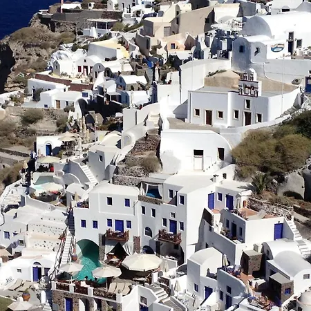 Naxos City Center Room Economy Quadruple Room Private Balcony City Views